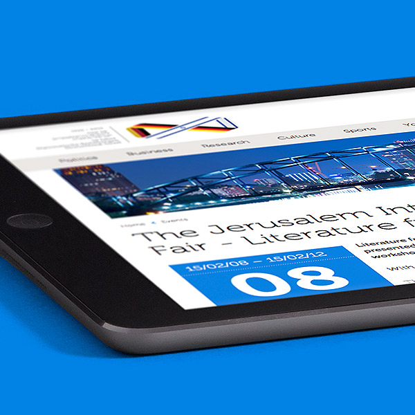 50 Jahre deutsch-israelische diplomatische Beziehungen auf einem Tablet